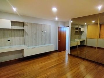 HERMOSA CASA REMODELADA EN MIRAFLORES