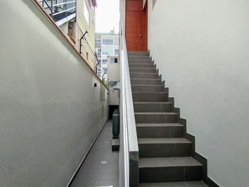 HERMOSA CASA REMODELADA EN MIRAFLORES