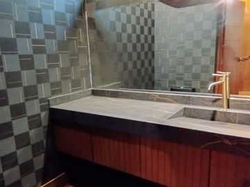 HERMOSA CASA REMODELADA EN MIRAFLORES