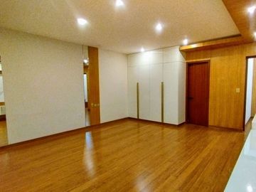 HERMOSA CASA REMODELADA EN MIRAFLORES