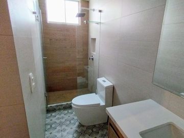 HERMOSA CASA REMODELADA EN MIRAFLORES