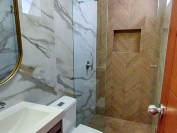 HERMOSA CASA REMODELADA EN MIRAFLORES