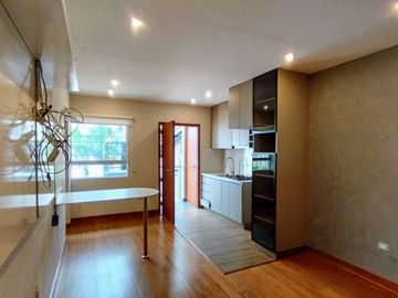 HERMOSA CASA REMODELADA EN MIRAFLORES