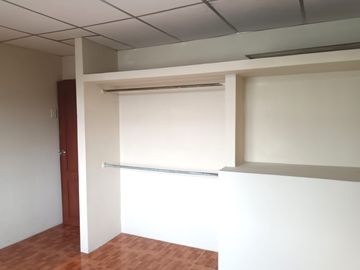 Casa rentera de venta en Sauces 5, 3 departamentos y 1 local.
