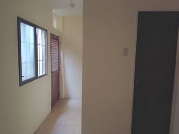 Casa rentera de venta en Sauces 5, 3 departamentos y 1 local.