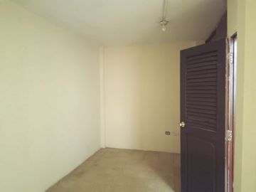 Casa rentera de venta en Sauces 5, 3 departamentos y 1 local.