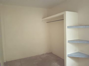 Casa rentera de venta en Sauces 5, 3 departamentos y 1 local.