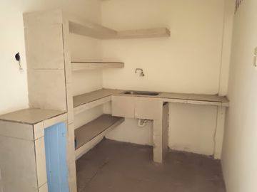 Casa rentera de venta en Sauces 5, 3 departamentos y 1 local.