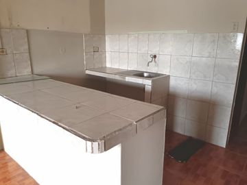 Casa rentera de venta en Sauces 5, 3 departamentos y 1 local.