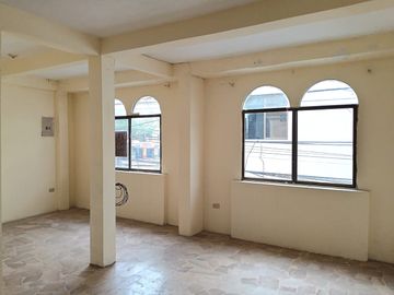 Casa rentera de venta en Sauces 5, 3 departamentos y 1 local.
