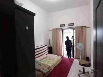 Rumah 2 Lantai Luas 128 di Sulfat Ciliwung kota Malang