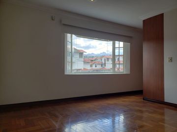 CASA DE VENTA ARMENIA 2 ESPECTACULAR INCLUYE SUITE