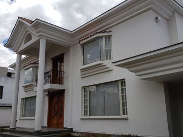 CASA DE VENTA ARMENIA 2 ESPECTACULAR INCLUYE SUITE