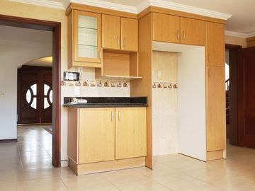 CASA DE VENTA ARMENIA 2 ESPECTACULAR INCLUYE SUITE