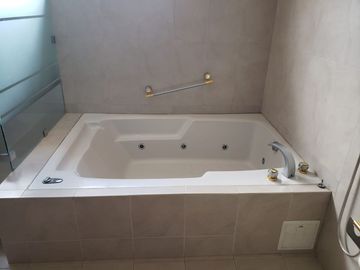 CASA DE VENTA ARMENIA 2 ESPECTACULAR INCLUYE SUITE
