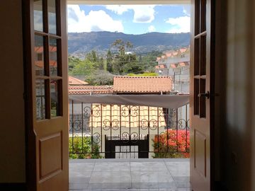 CASA DE VENTA ARMENIA 2 ESPECTACULAR INCLUYE SUITE