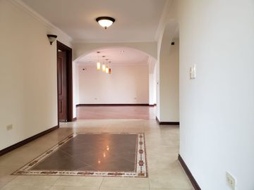 CASA DE VENTA ARMENIA 2 ESPECTACULAR INCLUYE SUITE