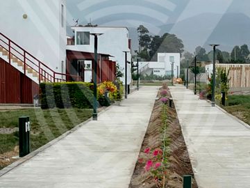 ACOGEDORA Y LINDA!!!! SE VENDE CASITA EN CONDOMINIO DE CHOCALLA-CAMPO Y PLAYA