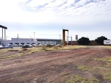 Bodega en Venta en Irapuato, salida a Abasolo cerca del trebol.