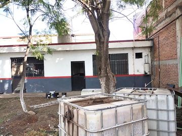 Bodega en Venta en Irapuato, salida a Abasolo cerca del trebol.