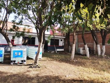 Bodega en Venta en Irapuato, salida a Abasolo cerca del trebol.