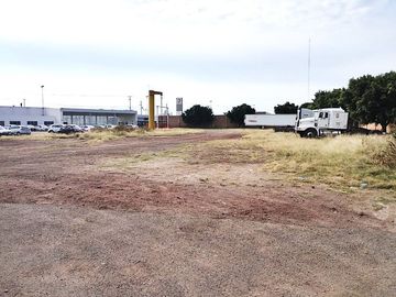 Bodega en Venta en Irapuato, salida a Abasolo cerca del trebol.