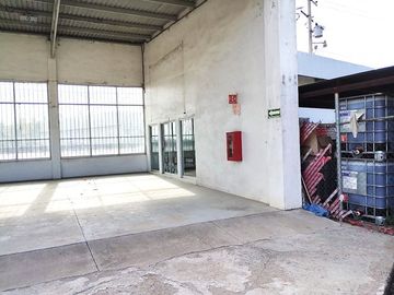 Bodega en Venta en Irapuato, salida a Abasolo cerca del trebol.
