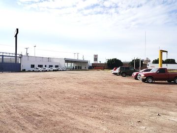 Bodega en Venta en Irapuato, salida a Abasolo cerca del trebol.