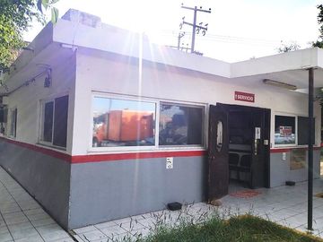 Bodega en Venta en Irapuato, salida a Abasolo cerca del trebol.