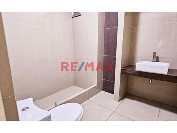Moderno Duplex Con Balcon Vista Exterior En 2Do Piso Entre Av. Javier Prado Y Av. Del Ejercito