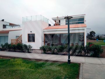 DE ESTRENO: CASA AMOBLADA EN CONDOMINIO DE CHOCAYA KM 92.5 (Campo y playa)