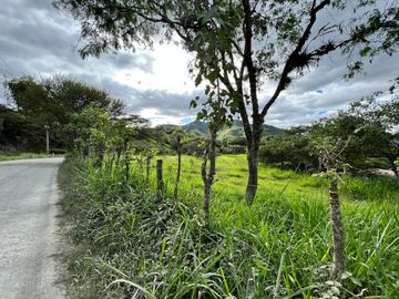 Terreno en venta en Vilcabamba sector El Hatillo