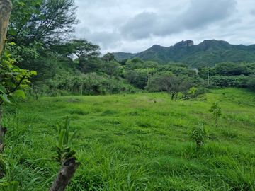 Terreno en venta en Vilcabamba sector El Hatillo