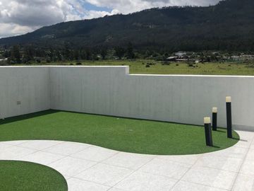 Venta Departamento por Estrenar Sector Cumbayá