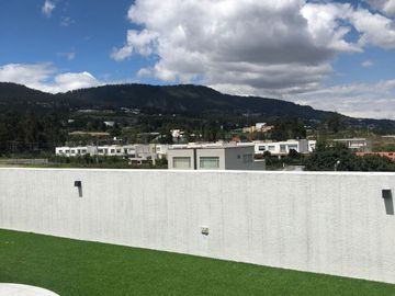 Venta Departamento por Estrenar Sector Cumbayá