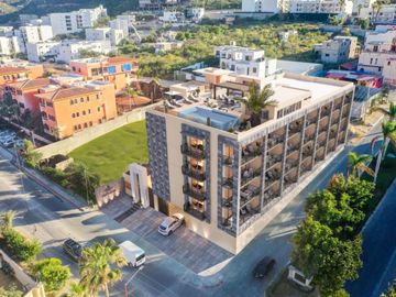 Departamento con alberca y  Gimnasio, en venta, Oceano Pacifico, Cabo San Lucas.