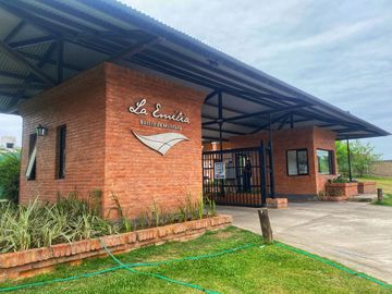 Country La Emilia - Gran Lote en venta, excelente ubicación