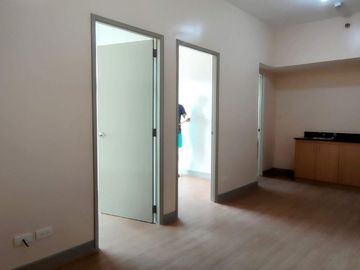 2bedroom condo in manila peninsula agdren near sm manila santa ana manila