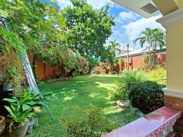 FOR SALE BUNGALOW HOUSE WITH HUGE GARDEN & RESORT TYPE POOL IN ANGELES CITY NEAR CLARK