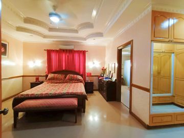 FOR SALE BUNGALOW HOUSE WITH HUGE GARDEN & RESORT TYPE POOL IN ANGELES CITY NEAR CLARK
