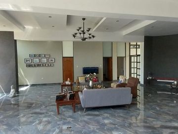HERMOSA CASA EN VENTA CON PISCINA – LOS EJIDOS - PIURA