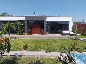 HERMOSA CASA EN VENTA CON PISCINA – LOS EJIDOS - PIURA