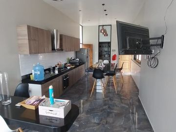 HERMOSA CASA EN VENTA CON PISCINA – LOS EJIDOS - PIURA