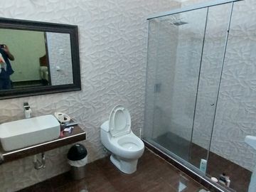 HERMOSA CASA EN VENTA CON PISCINA – LOS EJIDOS - PIURA