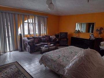 CASA EN ESQUINA COL. HUMBOLDT 1100 MTS. TERRENO