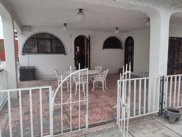 CASA EN ESQUINA COL. HUMBOLDT 1100 MTS. TERRENO