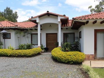 Gorgeous One Level Home with Private Lake in Heart of LLanogrande