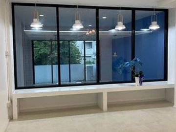 Commercial building sale with tenant, 3.5floors, 20Wa., 3bedrooms, 4bathrooms, 8MB, One Nimman intersection, Mueang District, Chiang Mai