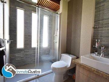 Challuabamba, Venta de Casa Amoblada