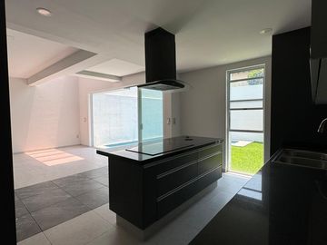CASAS EN FRACCIONAMIENTO LEÑEROS. VISTAHERMOSA